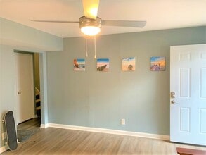 1031 Curran St NW, Unit B in Atlanta, GA - Foto de edificio - Building Photo