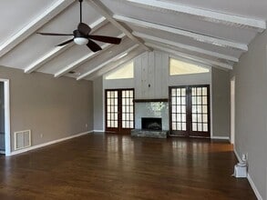 5512 White Pine Dr in Mobile, AL - Building Photo - Building Photo