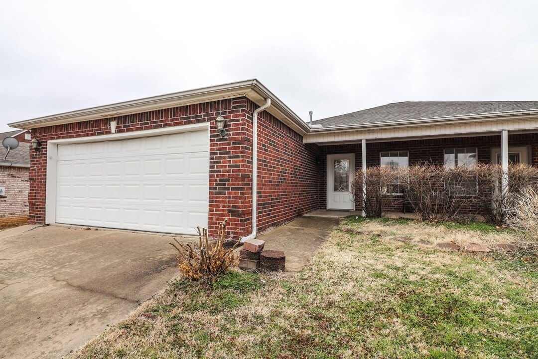 5106-5106 S Hickory Ave W in Broken Arrow, OK - Building Photo
