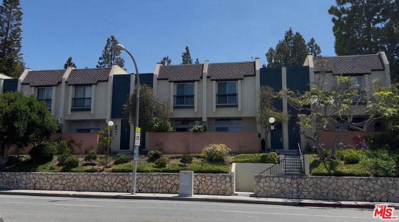 11260 Overland Ave, Unit #2E in Culver City, CA - Foto de edificio