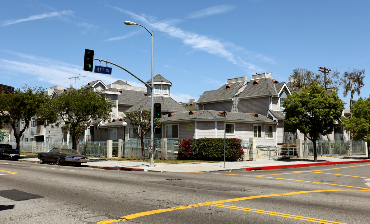 West A Homes in Los Angeles, CA - Building Photo