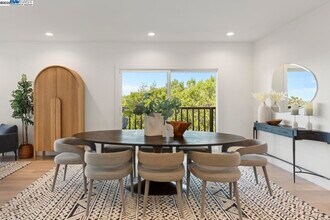 10336 Greenview Dr in Oakland, CA - Building Photo - Building Photo