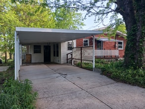 160 College St S in Mcewen, TN - Building Photo - Building Photo