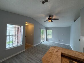 942 Loquat Tree Rd in Orlando, FL - Building Photo - Building Photo