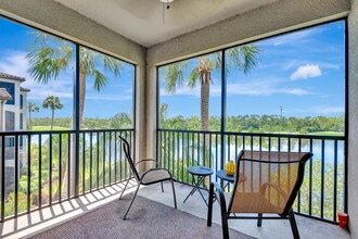 16706 Vardon Ter, Unit 301 in Bradenton, FL - Building Photo - Building Photo