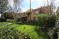 Chandler Apartments in Valley Village, CA - Foto de edificio - Building Photo