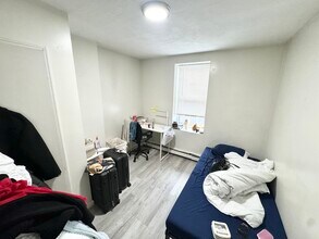 82 Hammond St, Unit 2 in Boston, MA - Foto de edificio - Building Photo