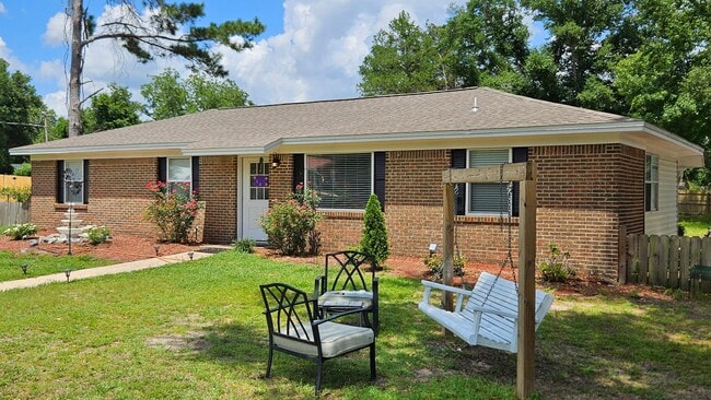 1202 Sunshine Dr in Crestview, FL - Building Photo - Building Photo