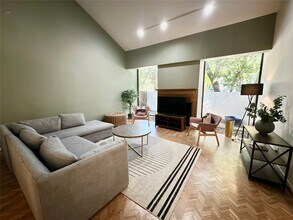 2607 Rice Boulevard in West University Place, TX - Building Photo - Building Photo
