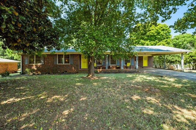 property at 683 Huntington Road