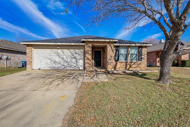 property at 1937 Riverchase Ln