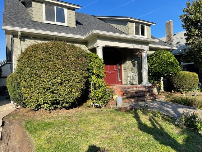 2433-2435 NW Northrup St in Portland, OR - Building Photo - Building Photo