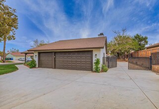 42350 Encanto Way in Quartz Hill, CA - Building Photo - Building Photo