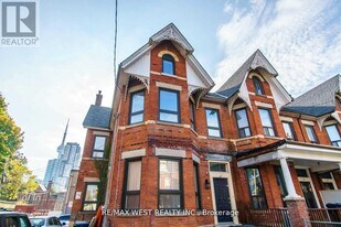 13 Grange Ave in Toronto, ON - Building Photo