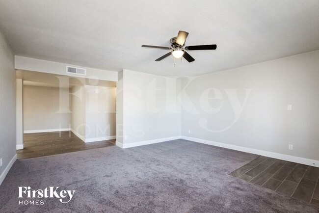 19217 N 15th Ave in Phoenix, AZ - Building Photo - Building Photo