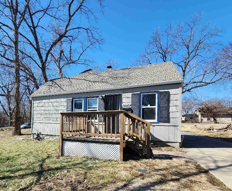 8004 Lydia Ave in Kansas City, MO - Building Photo