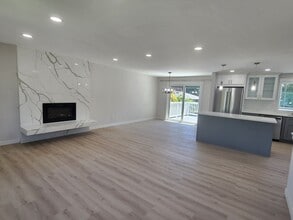 12625 NE 133rd Pl in Kirkland, WA - Building Photo - Building Photo