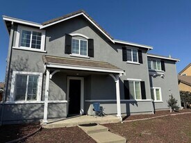 236 Cogburn Way in Vacaville, CA - Building Photo