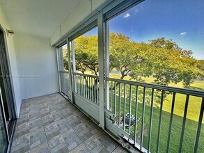 101 SW 132nd Way in Pembroke Pines, FL - Building Photo - Building Photo