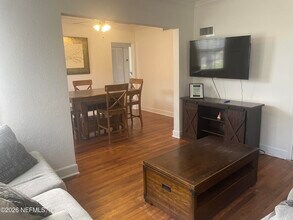 319 1st Ave N in Jacksonville Beach, FL - Building Photo - Building Photo