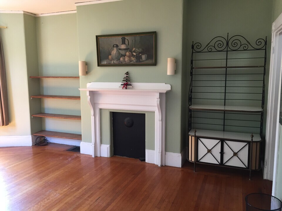 429 Marlborough St, Unit 3B in Boston, MA - Building Photo