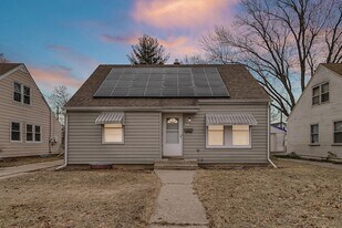 2611 Ellen Ave in Rockford, IL - Building Photo