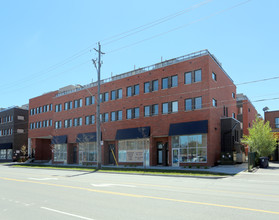 877 Wilson Ave in Toronto, ON - Building Photo - Building Photo