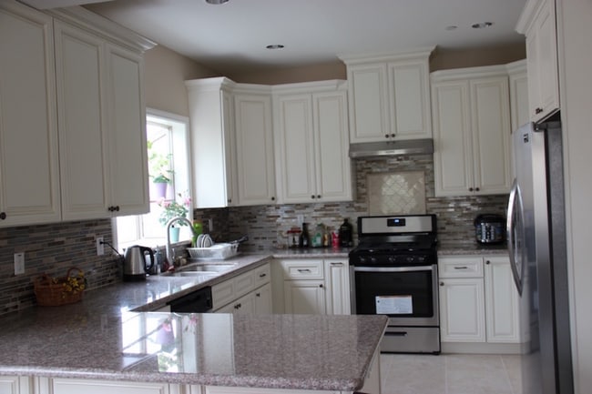 328 S Alhambra Ave in Monterey Park, CA - Building Photo - Building Photo