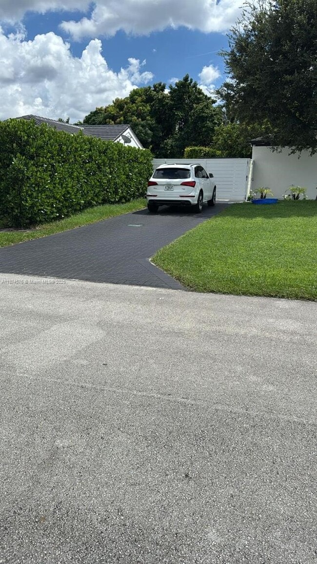 15534 SW 153rd St in Miami, FL - Building Photo - Building Photo