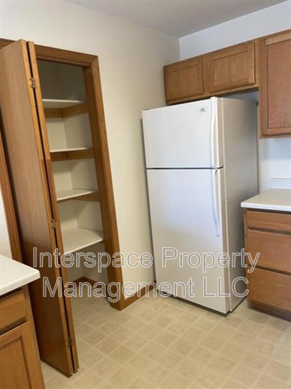 155 Liberty Ln in Sycamore, IL - Building Photo - Building Photo