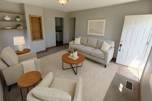 432 James St in Waterloo, IA - Building Photo