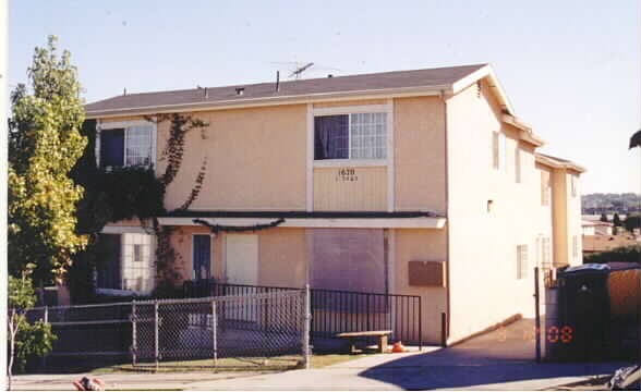 1670 Ricardo St in Los Angeles, CA - Foto de edificio