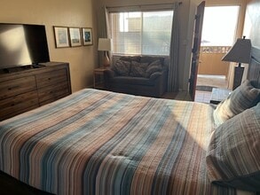 863 Ocean Ln, Unit studio in Imperial Beach, CA - Building Photo - Building Photo