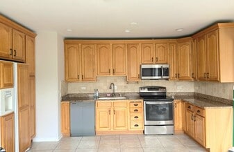 5185 Grand Ave in Gurnee, IL - Building Photo - Building Photo