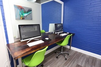 Fox Run Apartments in Lexington, KY - Building Photo - Interior Photo