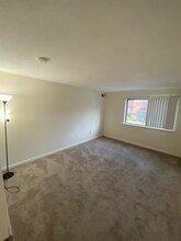 1217 Harbor View Dr in Rocky Hill, CT - Building Photo - Building Photo