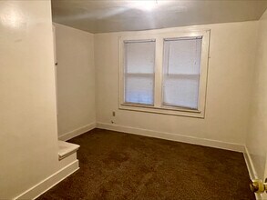 644 Carpenter St in Akron, OH - Foto de edificio - Building Photo