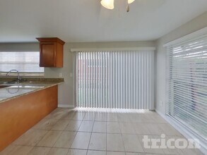 6801 Wayside Ct in Tampa, FL - Building Photo - Building Photo