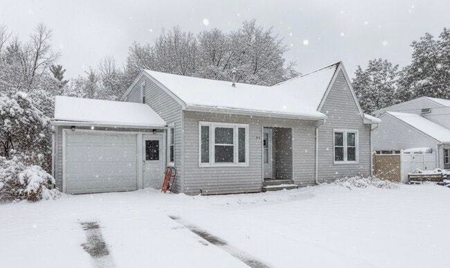 property at 712 Pickwick Dr