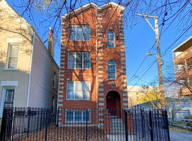 1812 W Thomas St, Unit 1812 W Thomas Unit G in Chicago, IL - Building Photo