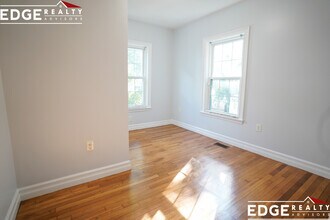 62 Dracut St, Unit 1 in Boston, MA - Building Photo - Building Photo