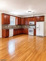 196 Franklin Ave in Nutley, NJ - Building Photo