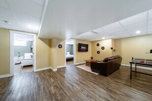 5415-111A 111a St NW in Edmonton, AB - Building Photo