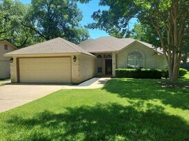 347 Stewart St in Meadowlakes, TX - Building Photo