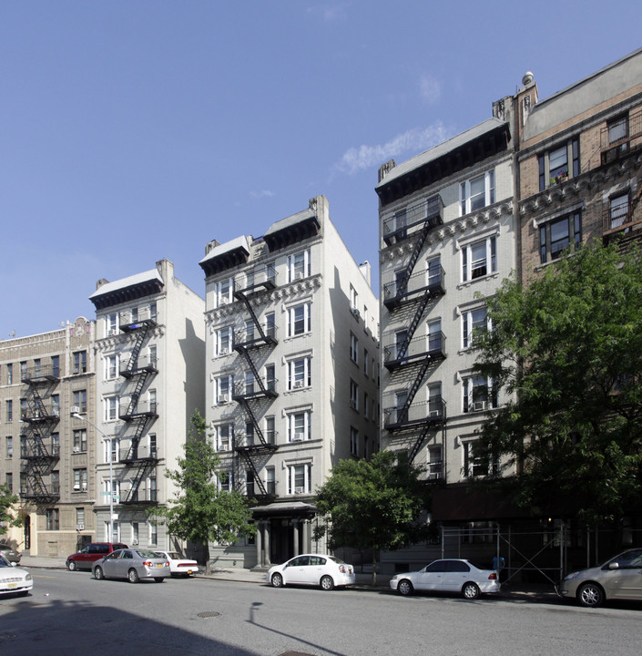 374 Wadsworth Ave in New York, NY - Building Photo