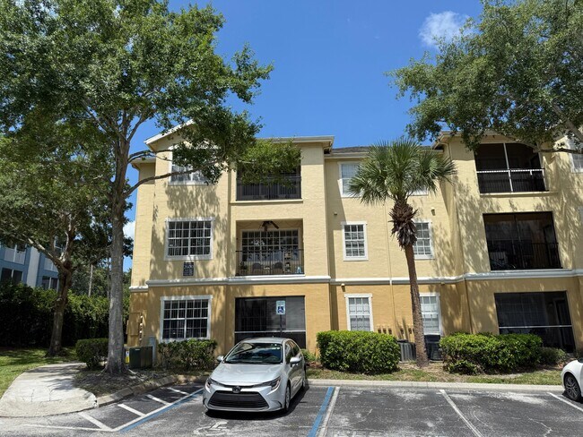2600 Robert Trent Jones Dr in Orlando, FL - Building Photo - Building Photo