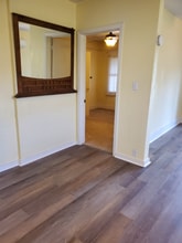 235 E Colorado Blvd, Unit B in Monrovia, CA - Foto de edificio - Building Photo