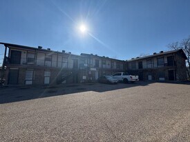 1405 N Gray St in Killeen, TX - Building Photo