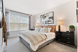 The Residences at Sawmill Station in Morton Grove, IL - Foto de edificio - Building Photo