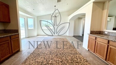 4290 Smoke Tree Rd in Phelan, CA - Building Photo - Building Photo